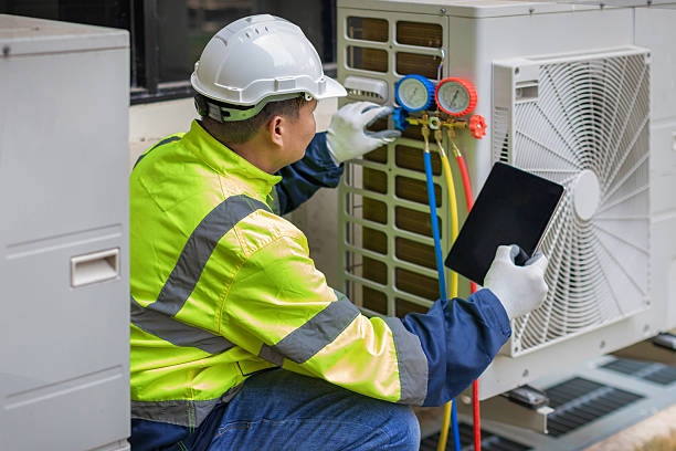 Professional Hvac technician working in Desdemona, TX